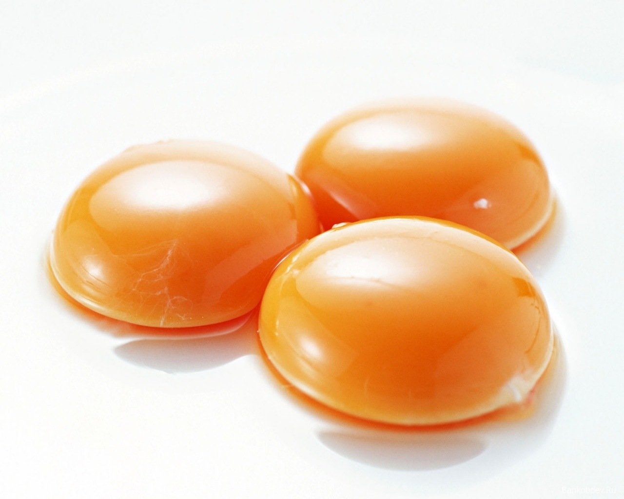 Три яичных желтка