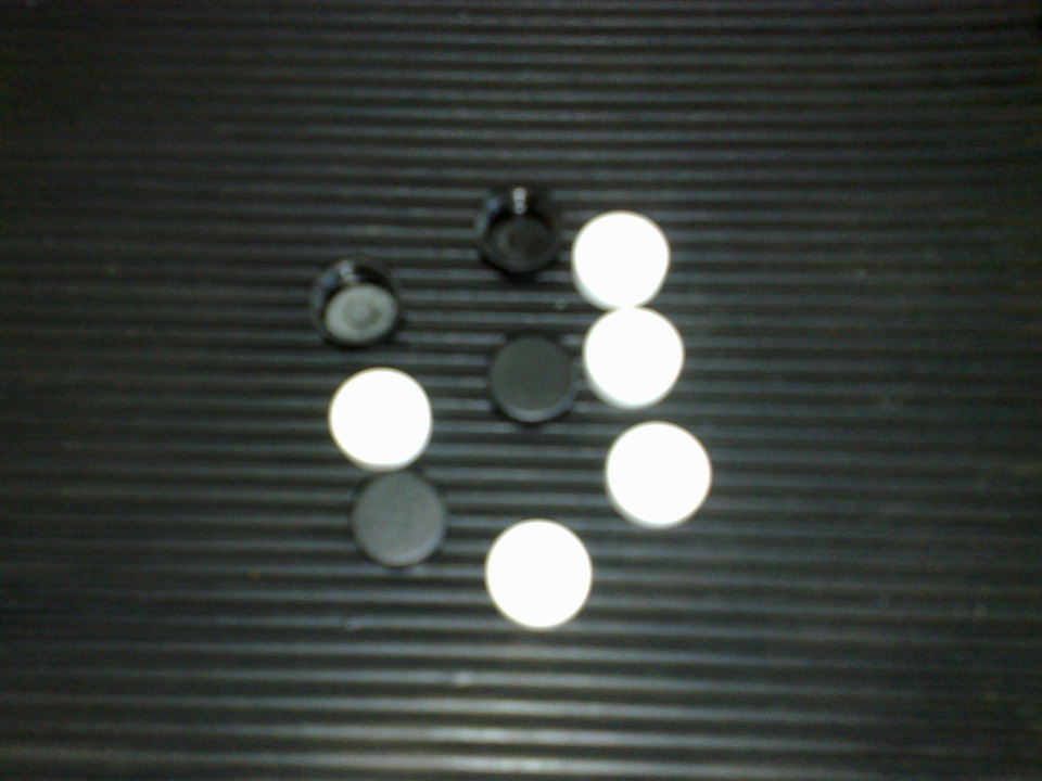 Активированный уголь, чёрный и белый