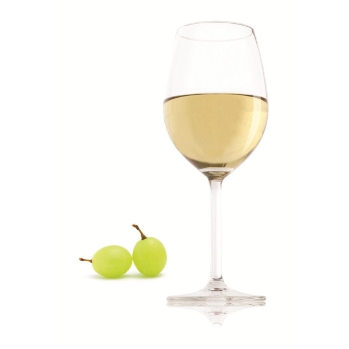 Белое вино в стакане
