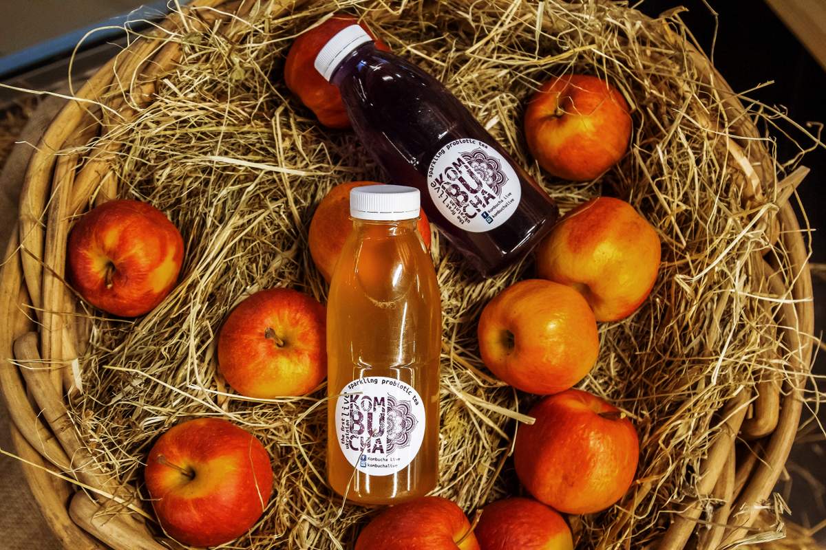 Бутылки с комбучей