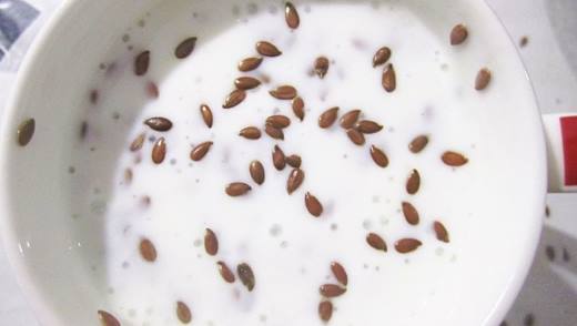 Кефир с семенем льна