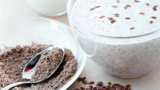 Кефир, семя и мука льна