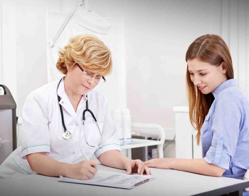 Женщина у врача