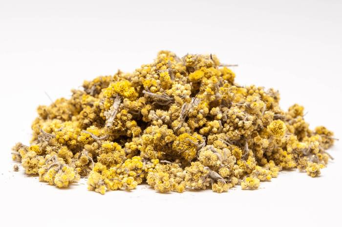 Горка сушёного цмина