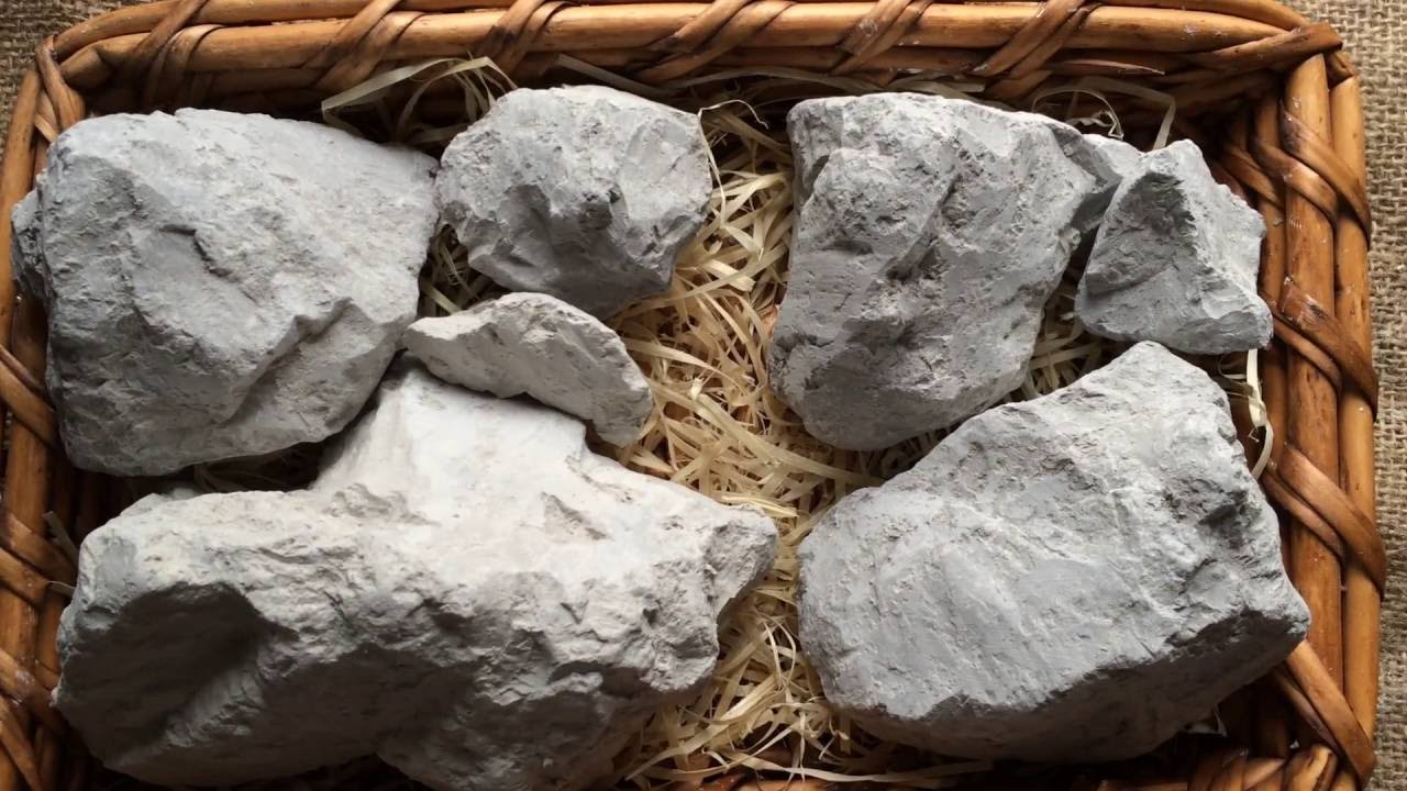 Кусочки голубой глины