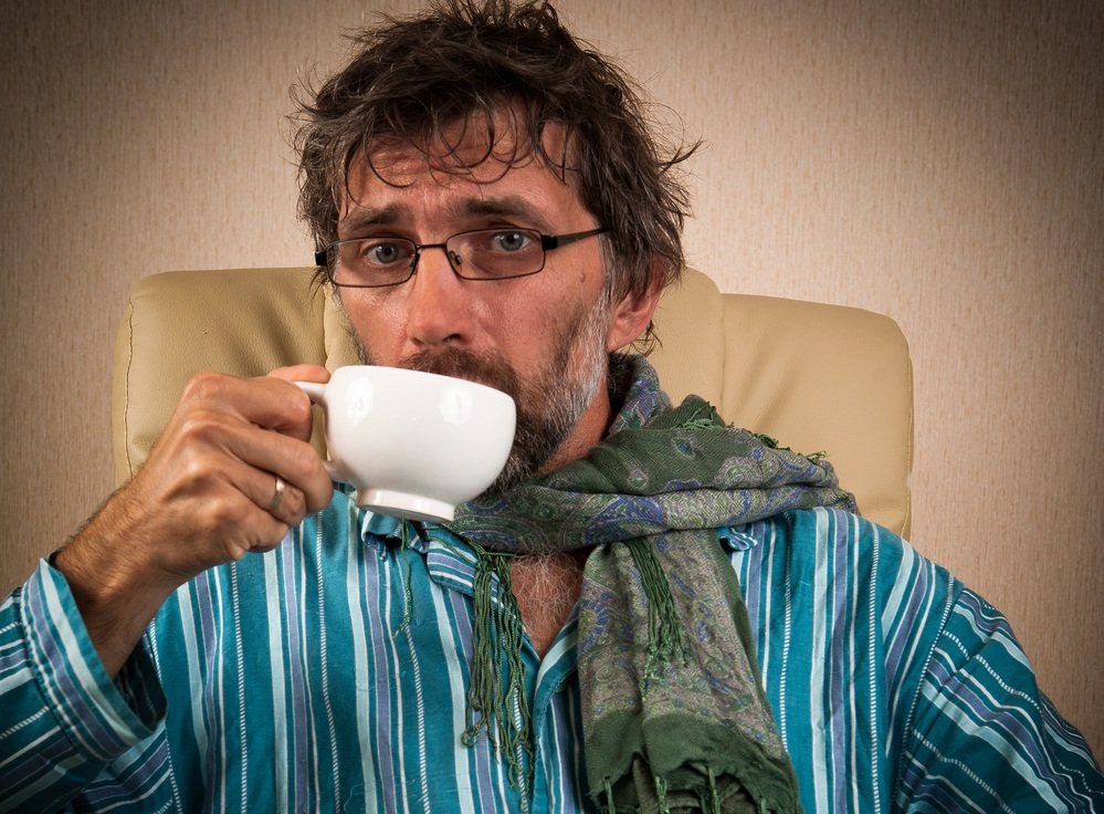 Простуженный мужчина