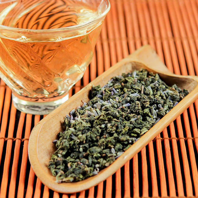 Вино и цветы лаванды