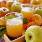 Натуральные осветлённые соки и свежие фрукты