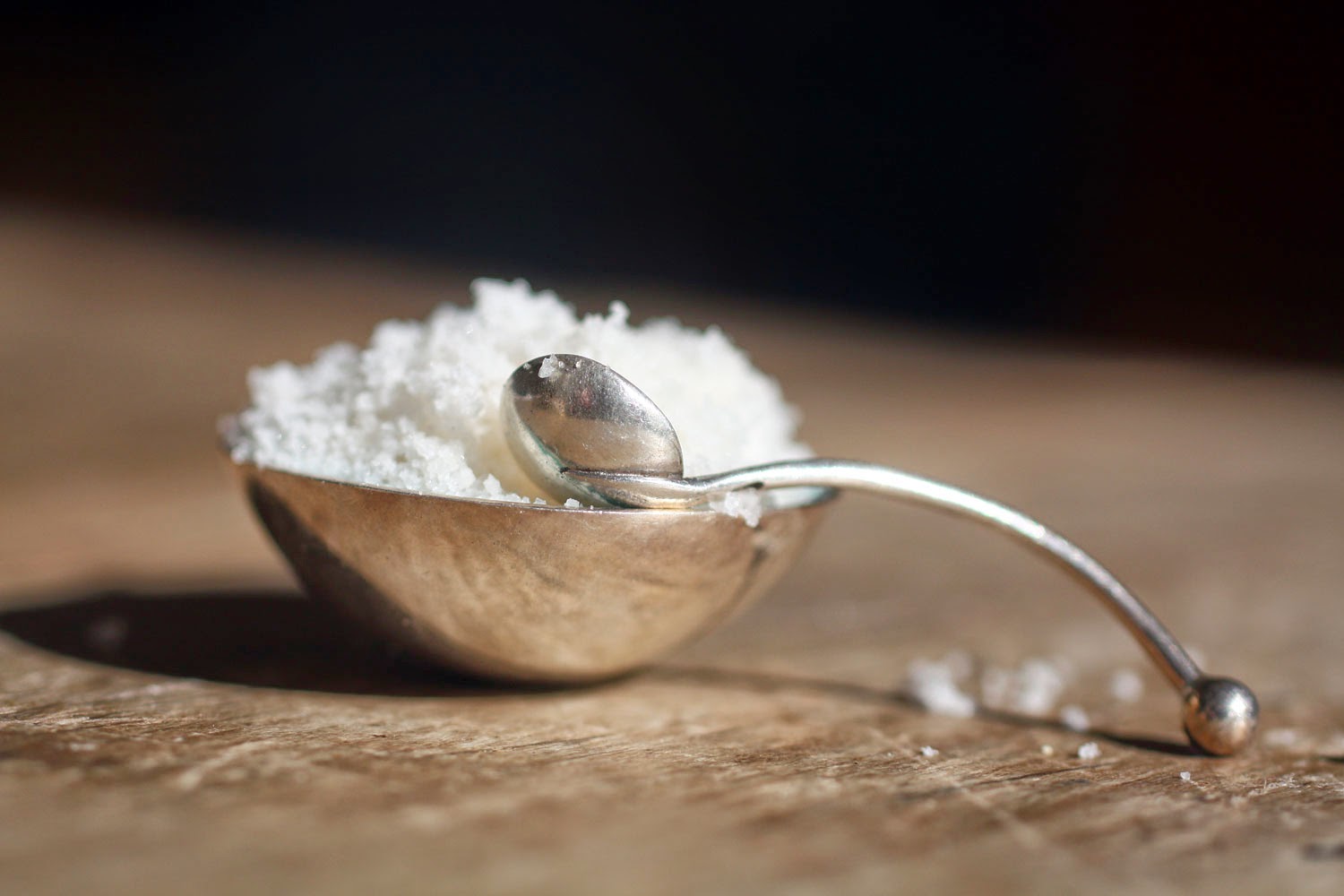 Соль в ложке