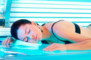 Как правильно загорать в солярии, чтобы загореть