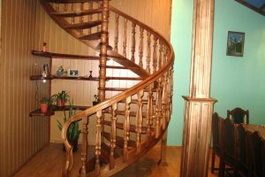 Как сделать лестницу на второй этаж