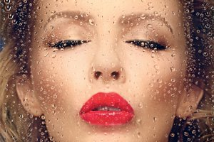 Увеличение губ в домашних условиях