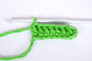 Как вязать столбик с накидом крючком
